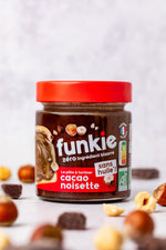 Funkie, la pâte à tartiner onctueuse - noisette, saine, gourmande et sans huile du tout. La meilleure alternative du rayon pâte à tartiner.